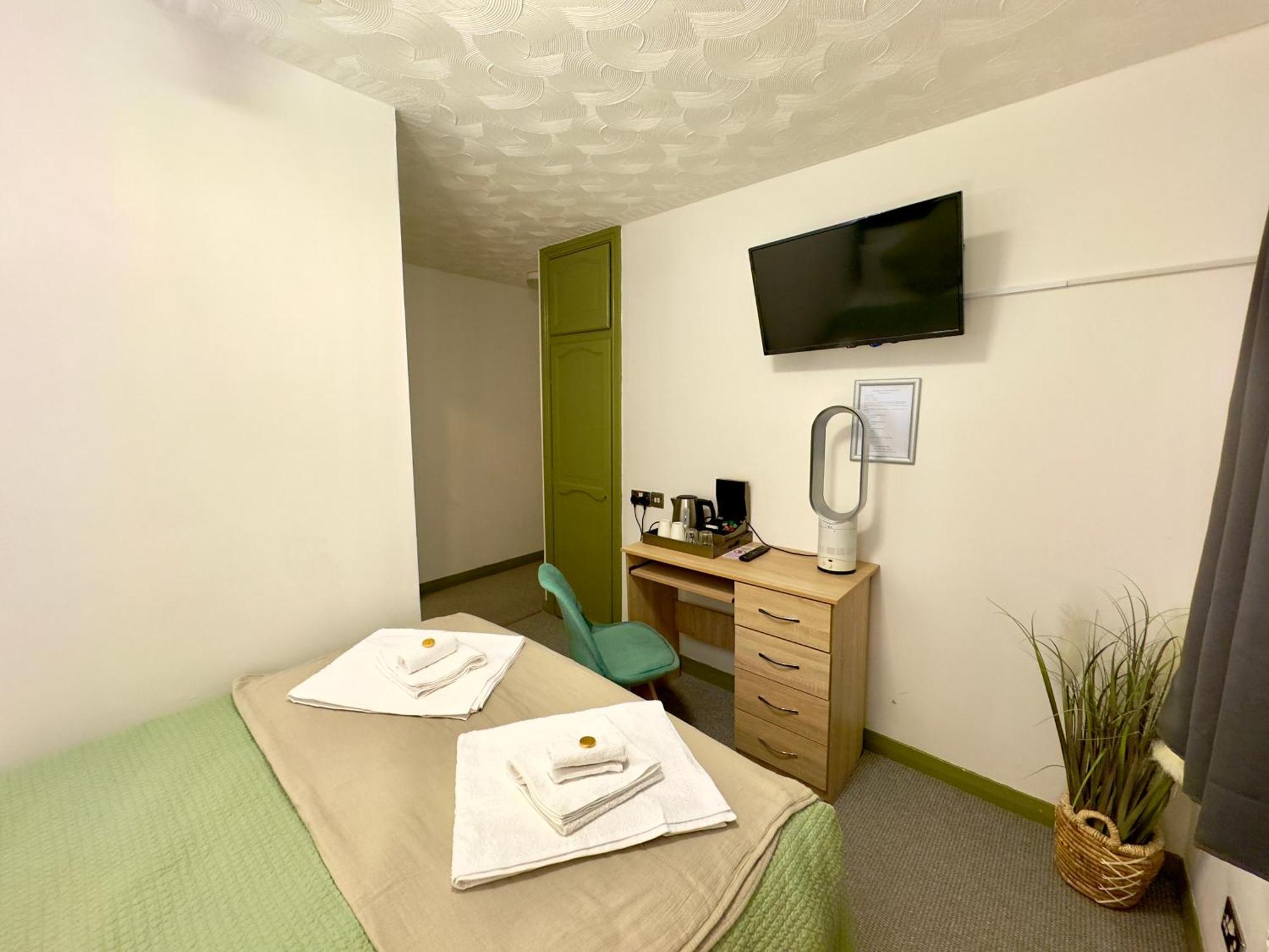 Coastal Park Accommodation Llanelli Eksteriør billede