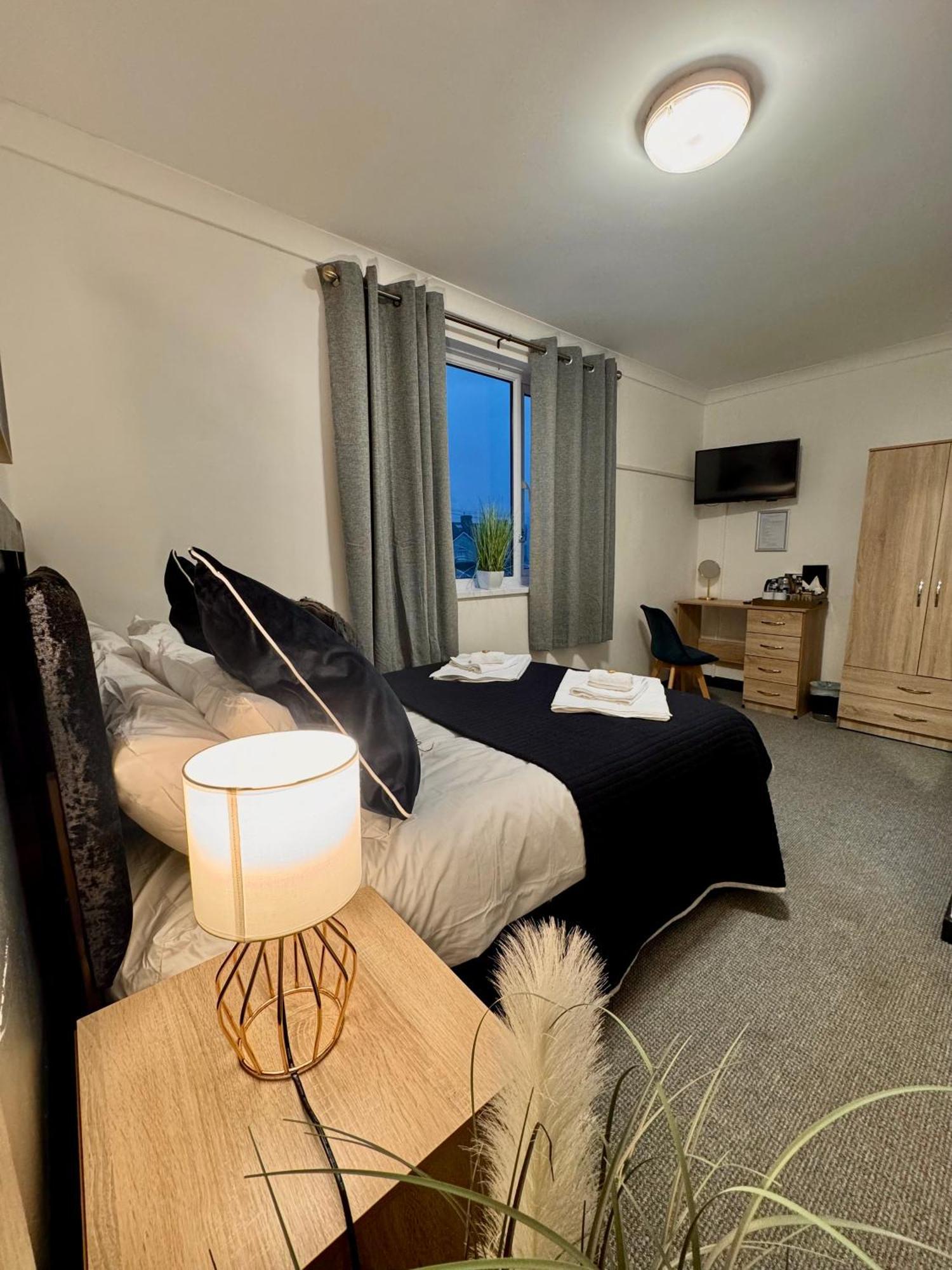 Coastal Park Accommodation Llanelli Eksteriør billede